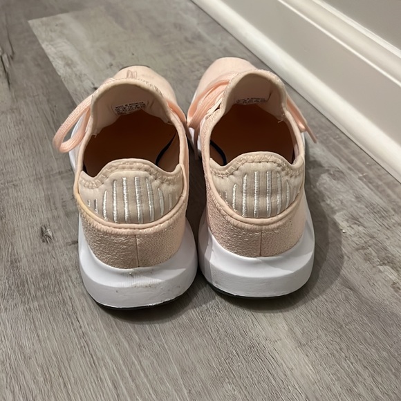 Light pink Adidas Swift Run X Sneakers - Picture 6 of 8